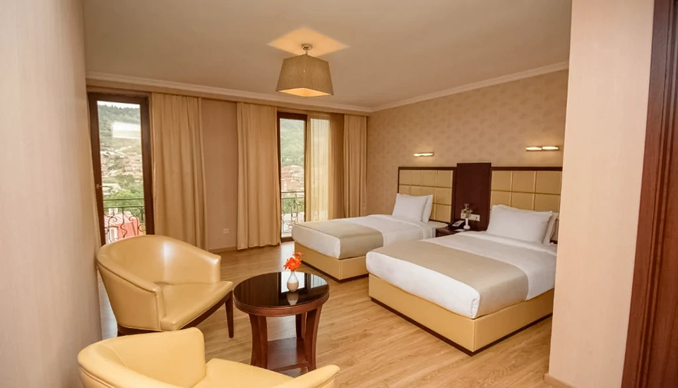 هتل کی ام ام تفلیس